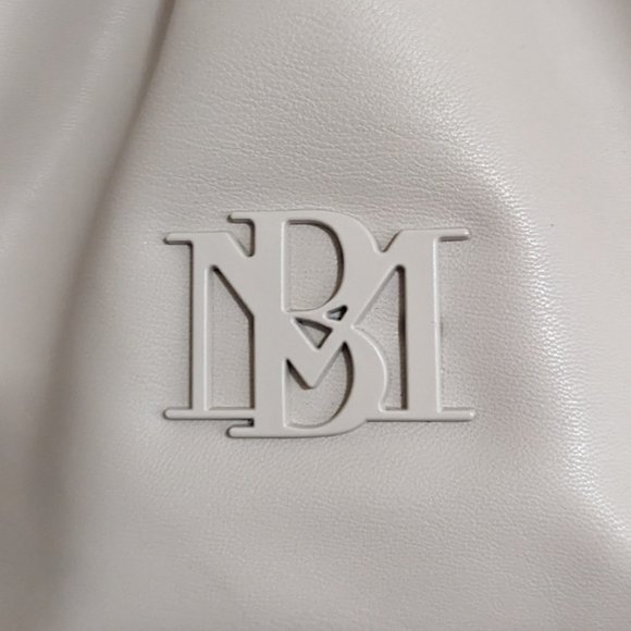 New BADGLEY MISCHKA Ruched Convertible Clutch Off White Chain main image 0